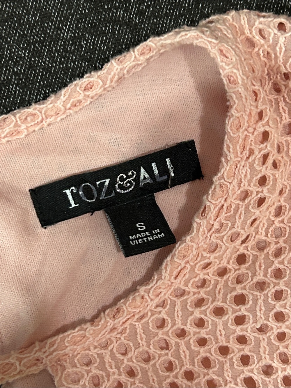 Roz & Ali Pink Ruffle Eyelet Womens Dress Sz S - Picture 2 of 6